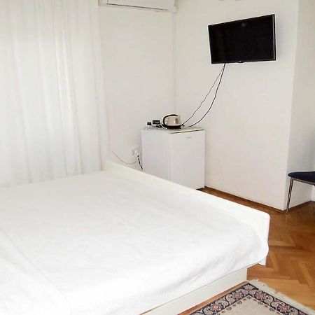 Rooms N&M Baška Voda Extérieur photo