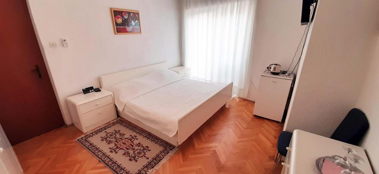 Rooms N&M Baška Voda Extérieur photo