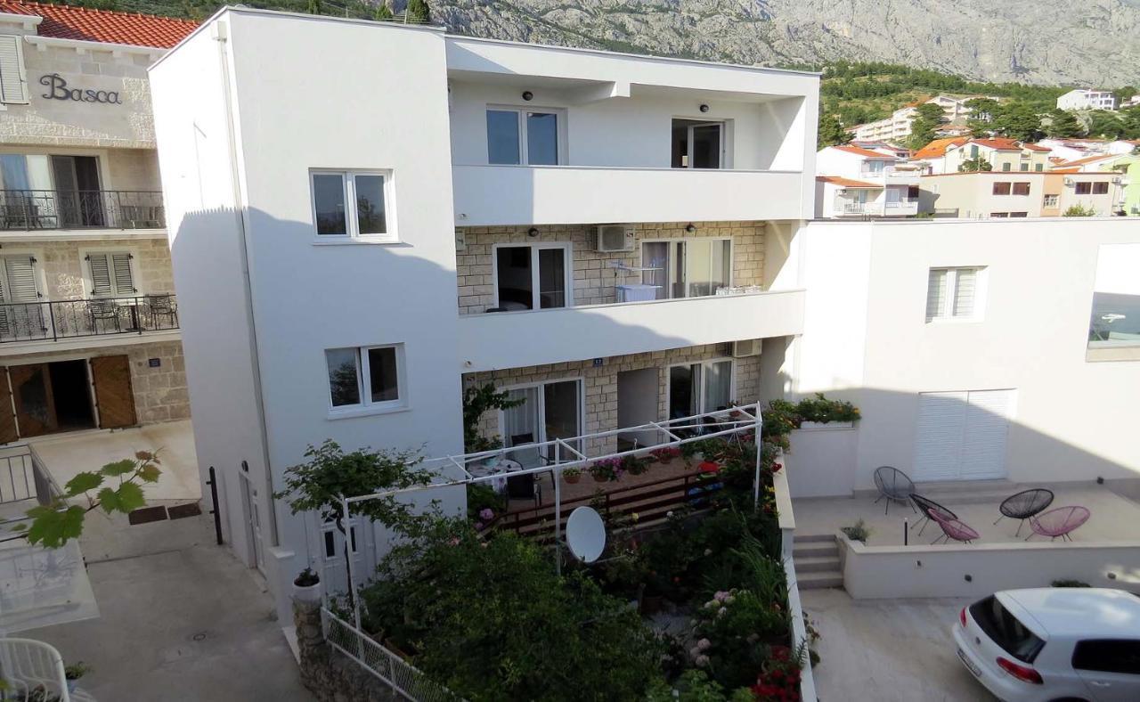 Rooms N&M Baška Voda Extérieur photo