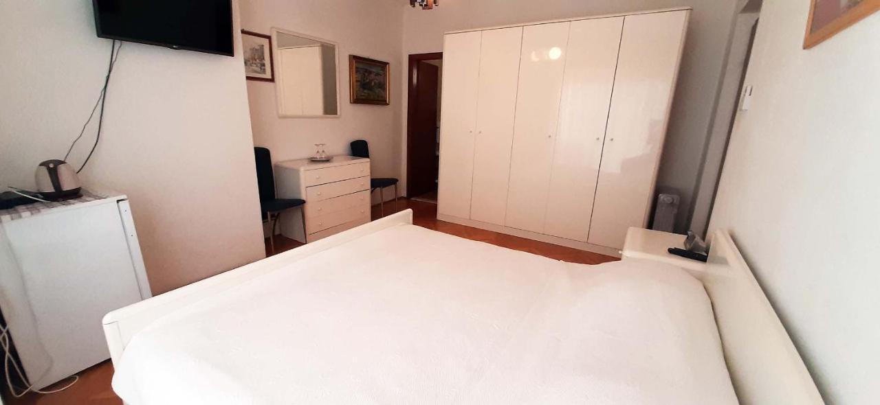 Rooms N&M Baška Voda Extérieur photo